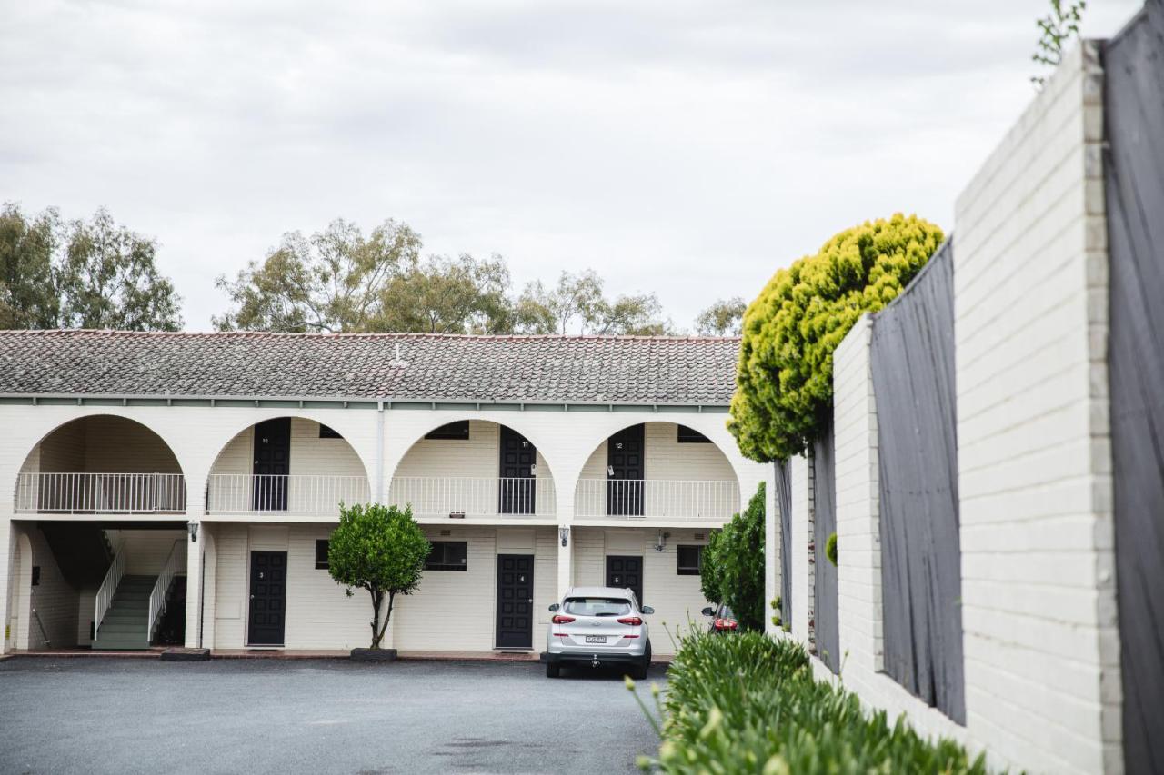 Harriet House Tumut Motel Exterior photo