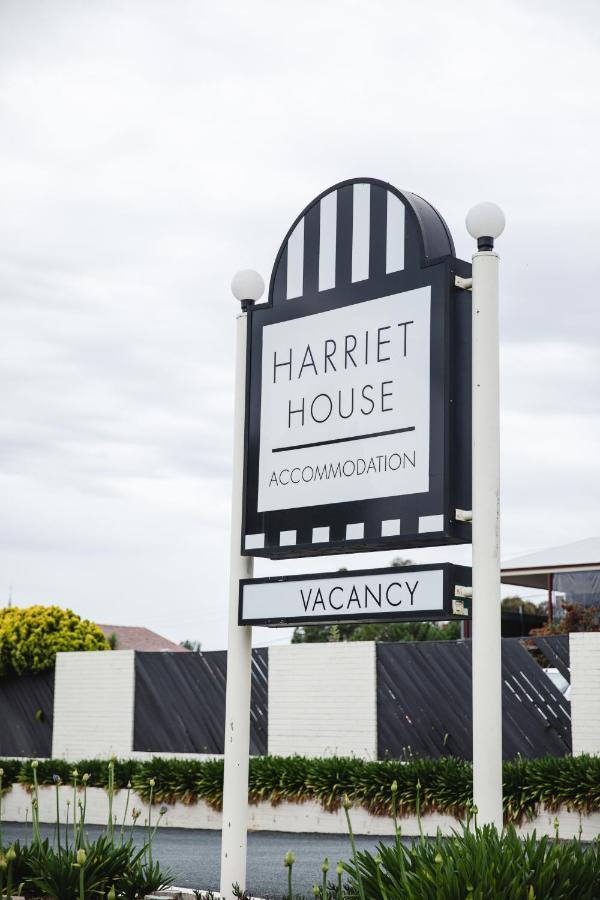 Harriet House Tumut Motel Exterior photo